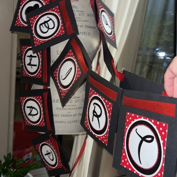 Minnie Mouse black white red happy birthday party decor - banner ribbons globes - Picture 11 of 16